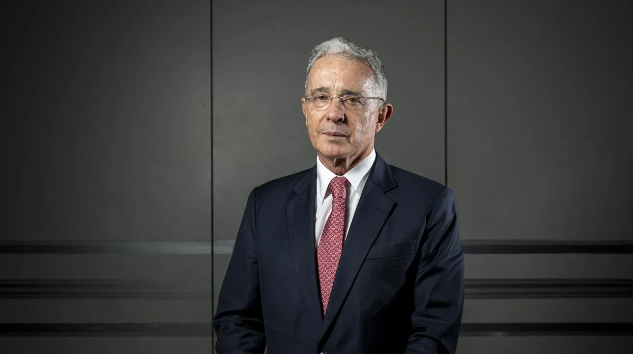 Álvaro Uribe fue condenado a 12 años por la justicia guerrillera